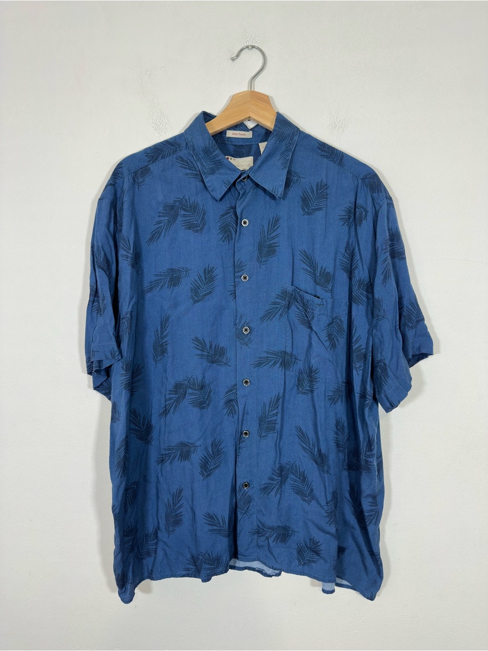 Natural Issue Men's Button Up Shirt Size XL Blue Tropical Resort Casual Soft